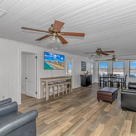 Pet Friendly Beach House! Private Dock On Channel! Private Pool! 5 Bedroom - 3 Bath!